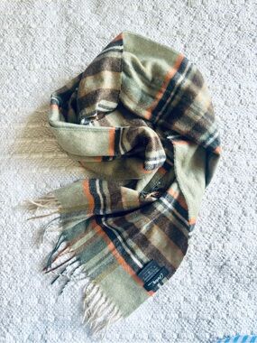 100% Cashmere Plaid Fringe Scarf